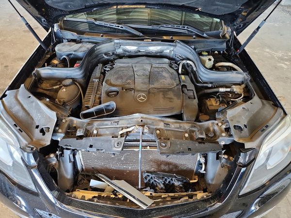 2015 MERCEDES-BENZ GLK — Engine bay