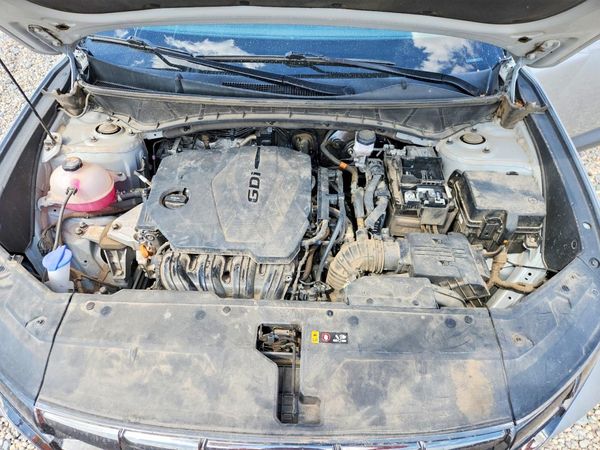 2023 HYUNDAI TUCSON — Engine bay