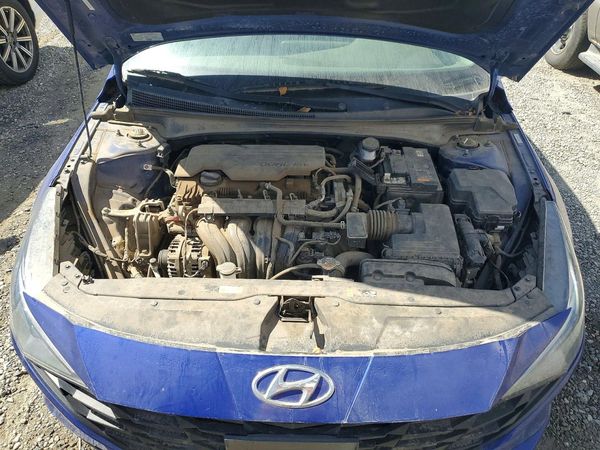 2023 HYUNDAI ELANTRA SEL — Engine bay