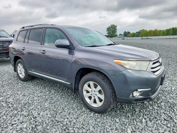 2012 TOYOTA HIGHLANDER Base/Hybrid — Passenger 3/4