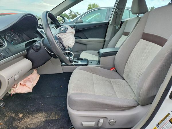 2014 TOYOTA CAMRY — DENT