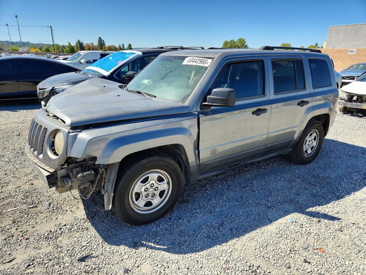 2013 JEEP PATRIOT Sport — Front 3/4