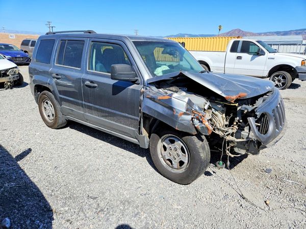 2013 JEEP PATRIOT Sport — Passenger 3/4