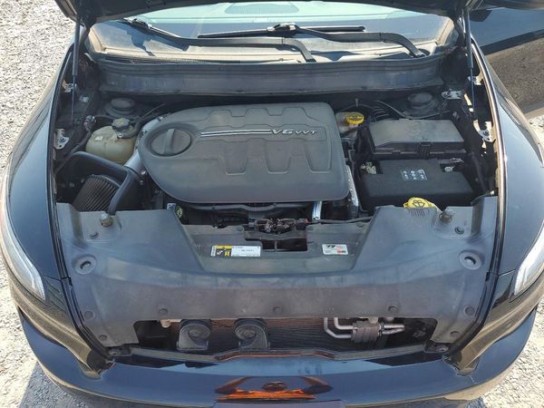 2017 JEEP CHEROKEE — Engine bay