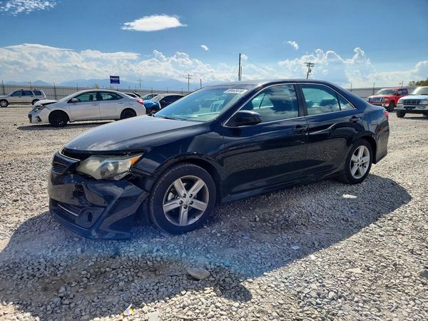 2012 TOYOTA CAMRY — Front 3/4