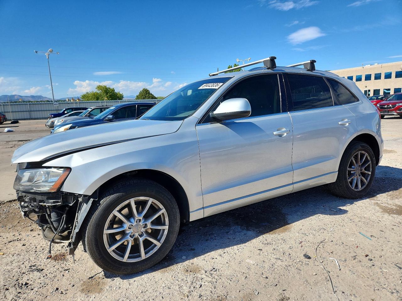 2012 AUDI Q5 Premium — Front 3/4