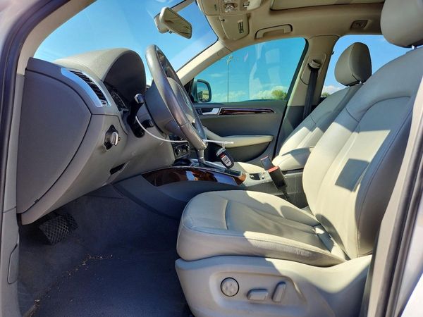 2012 AUDI Q5 Premium — DENT