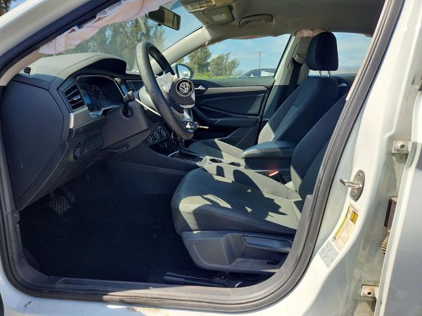 2019 VOLKSWAGEN JETTA S, SE, R-Line — DENT