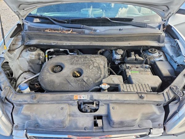2013 KIA SOUL All Trims — Engine bay