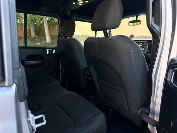2020 JEEP GLADIATOR Sport