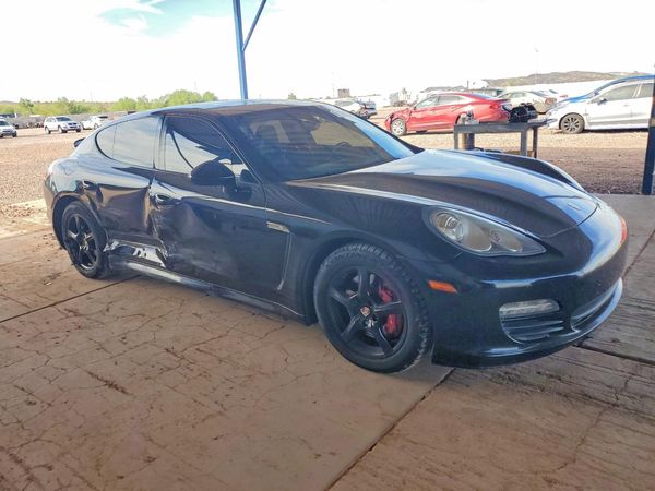 2013 PORSCHE PANAMERA Base (2WD), 4 (4WD) — Passenger 3/4