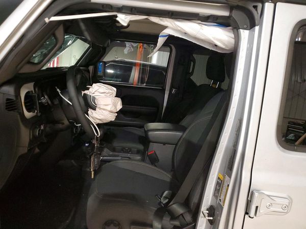 2024 JEEP WRANGLER 4XE — DENT