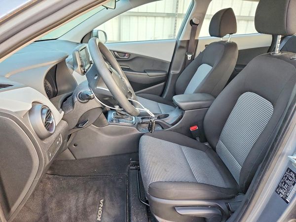 2020 HYUNDAI KONA SE — DENT