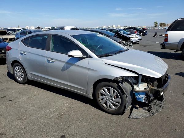 2018 HYUNDAI ELANTRA SE — Passenger 3/4