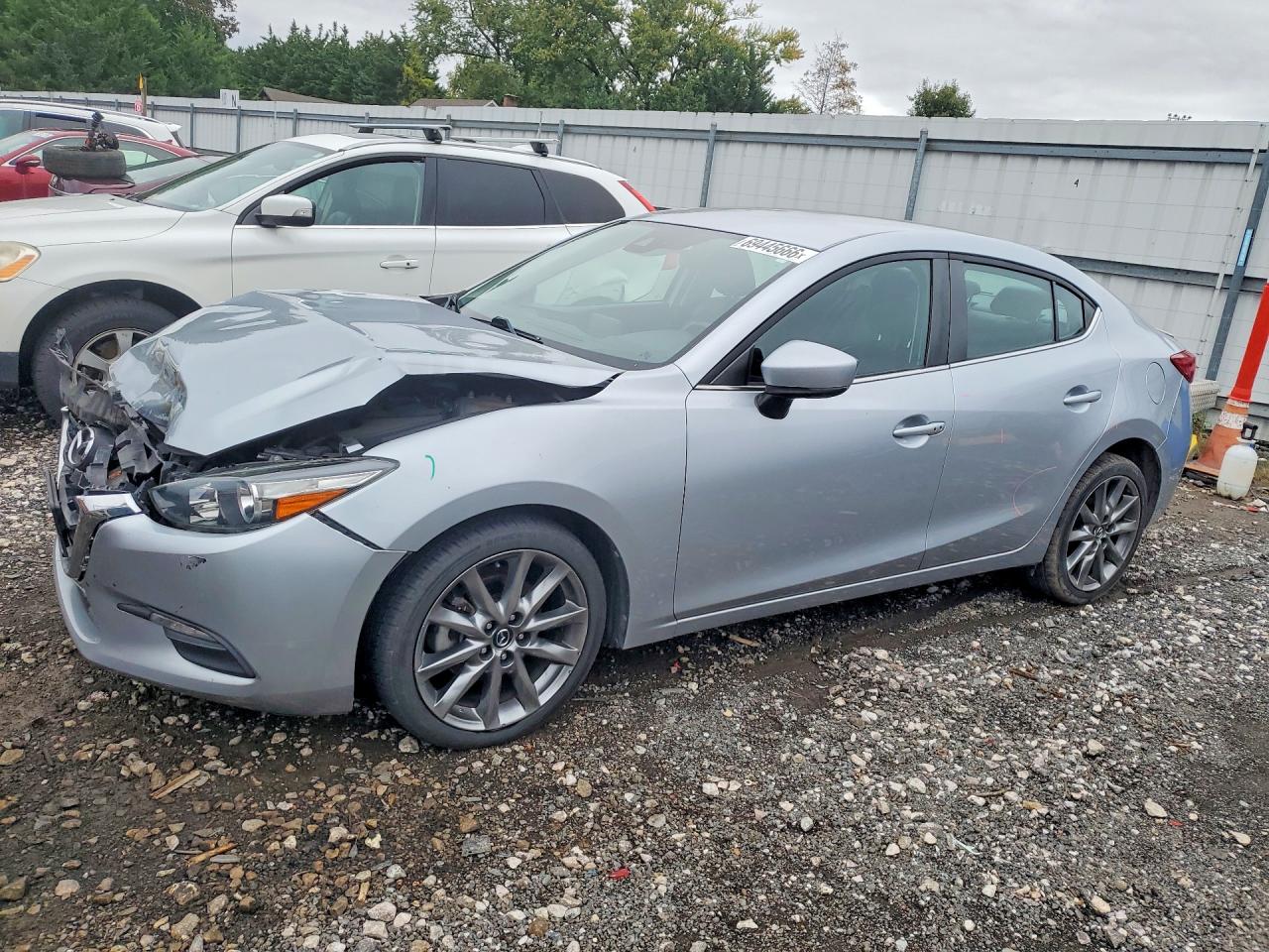 2018 MAZDA 3 Touring — Front 3/4