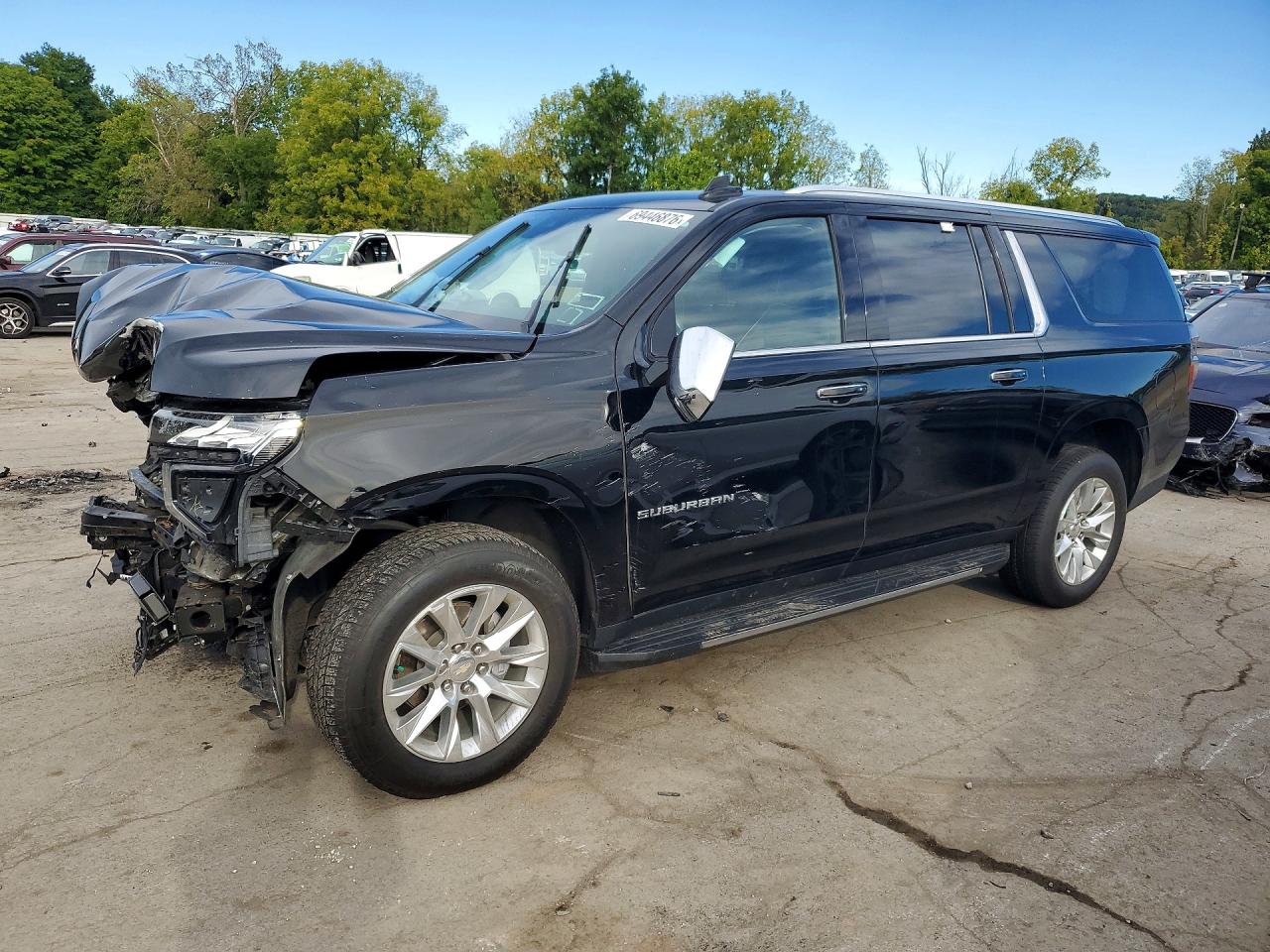 2023 CHEVROLET SUBURBAN Premier — Front 3/4