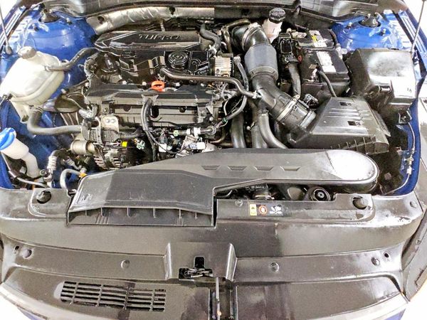 2021 KIA K5 GT-Line — Engine bay