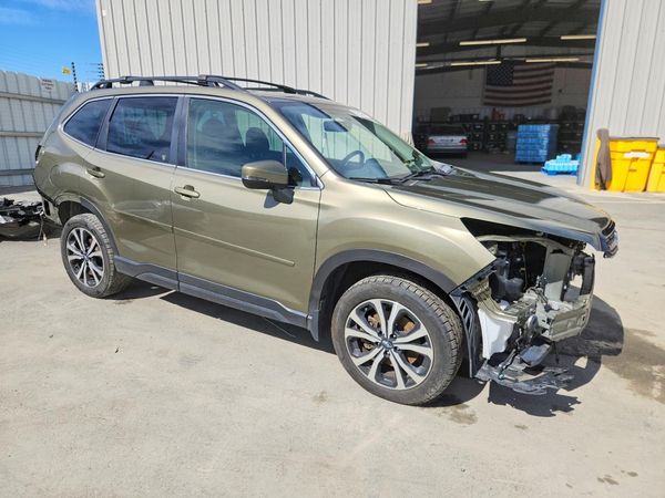 2023 SUBARU FORESTER — Passenger 3/4