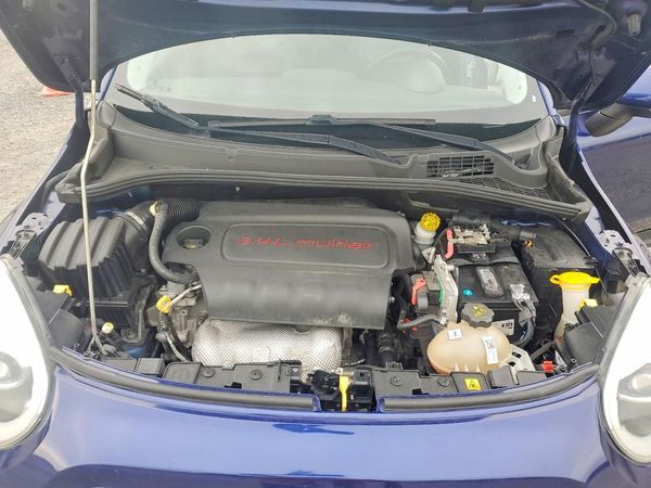 2016 FIAT 500 — Engine bay