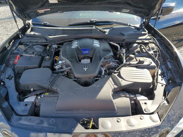 2016 MASERATI GHIBLI — Engine bay