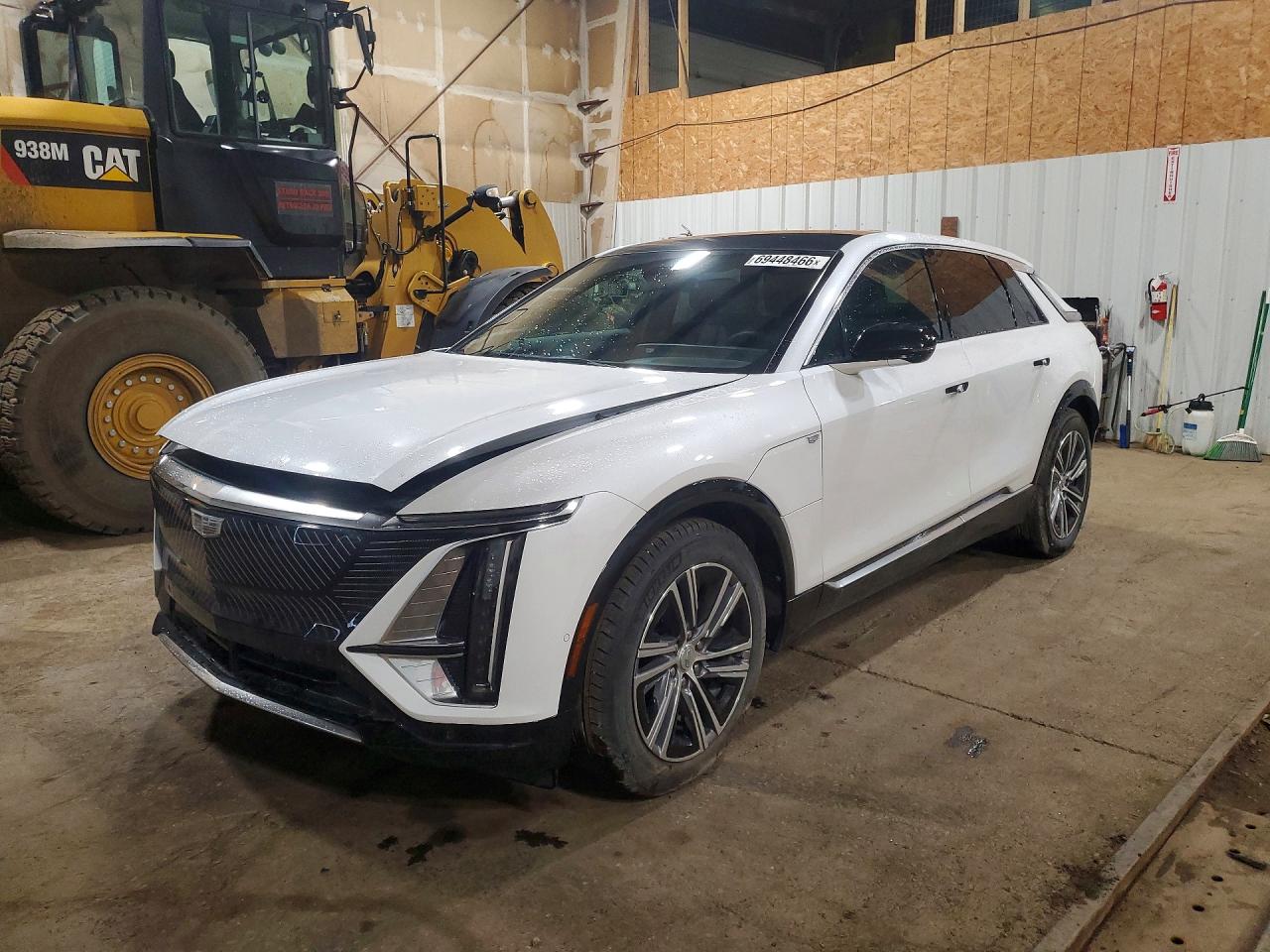 2024 CADILLAC ALL OTHER Lux-1 — Front 3/4