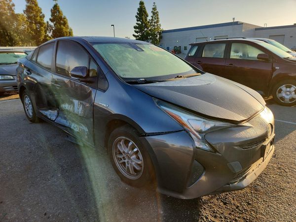 2017 TOYOTA PRIUS One/Two — Passenger 3/4