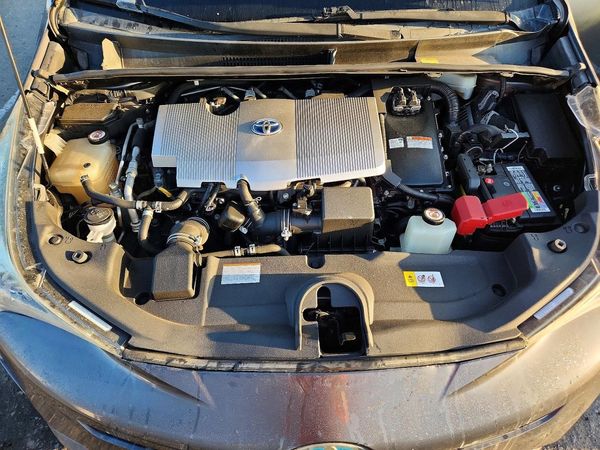 2017 TOYOTA PRIUS One/Two — Engine bay