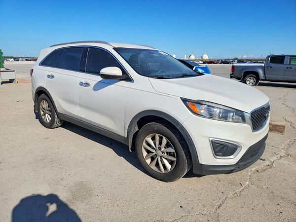 2018 KIA SORENTO L, LX — Passenger 3/4