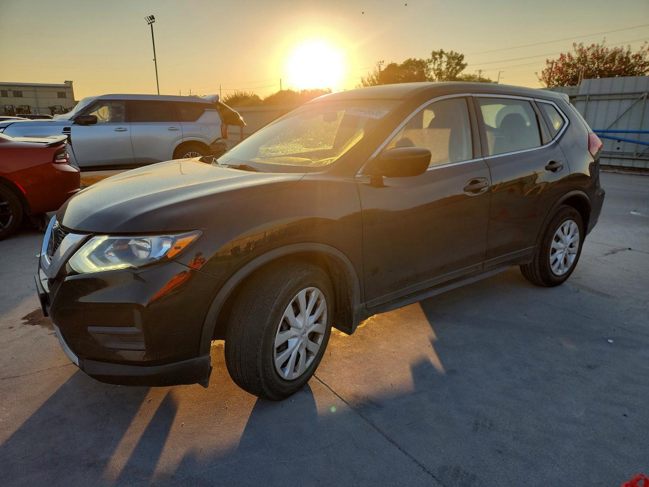 2019 NISSAN ROGUE — Front 3/4