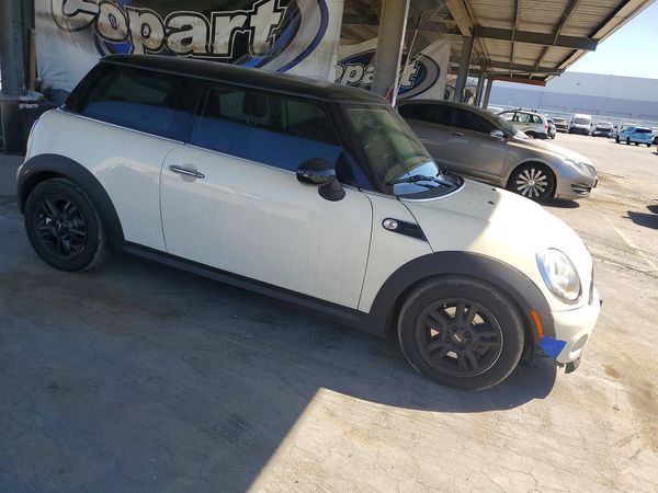 2012 MINI COOPER — Passenger 3/4