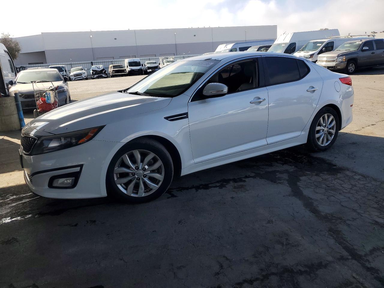 2014 KIA OPTIMA 2.4 EX STD/Premium /Tech — Front 3/4