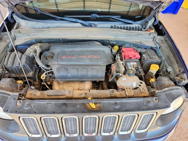 2018 JEEP RENEGADE — Engine bay