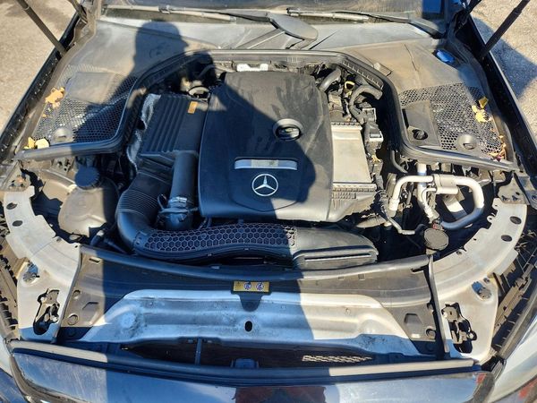 2018 MERCEDES-BENZ C C300 — Engine bay