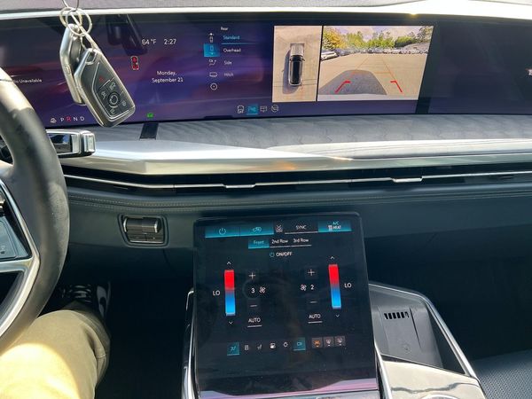 2025 CADILLAC ESCALADE IQ Sport-2