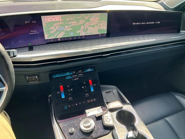 2025 CADILLAC ESCALADE IQ Sport-2