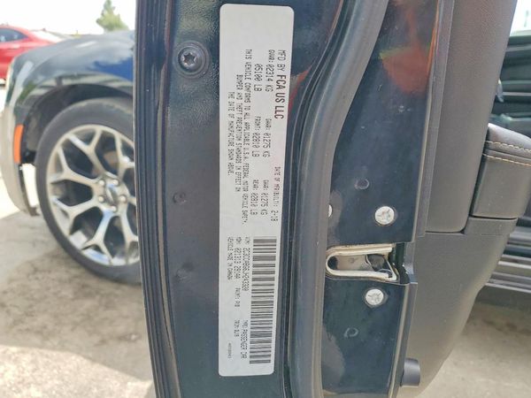 2018 CHRYSLER 300 300S — VINS