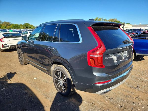 2021 VOLVO XC90 Momentum — DSRA