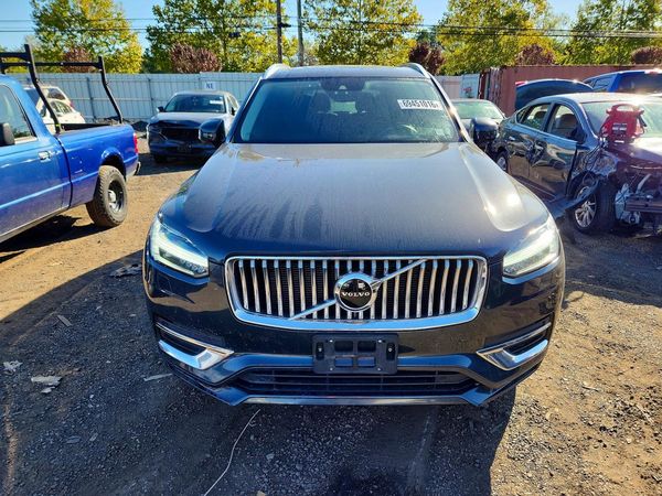 2021 VOLVO XC90 Momentum — DIRF