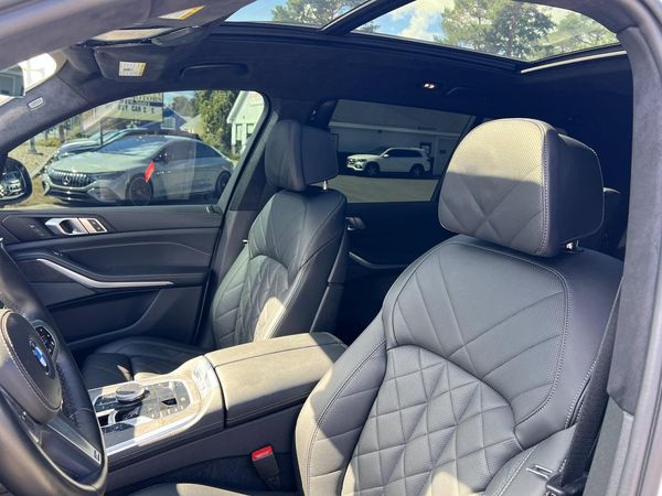 2023 BMW X7