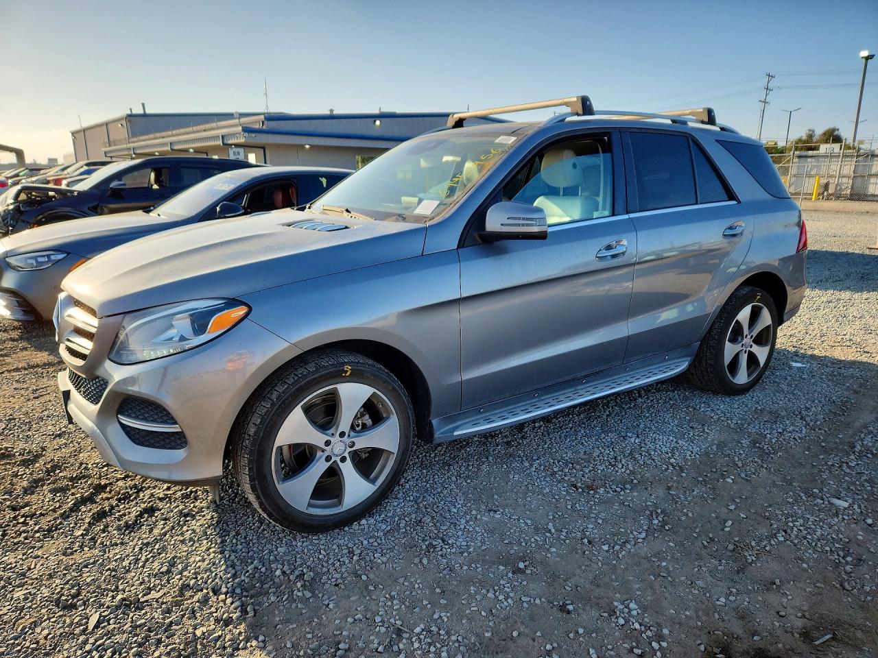 2016 MERCEDES-BENZ GLE GLE300d — Front 3/4