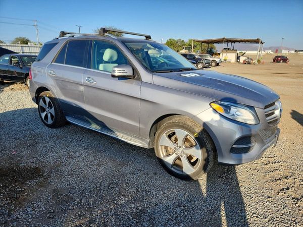 2016 MERCEDES-BENZ GLE GLE300d — Passenger 3/4
