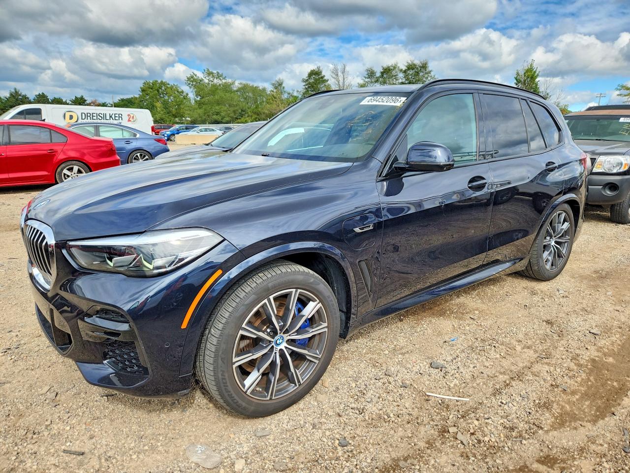 2022 BMW X5 xDrive45e — Front 3/4