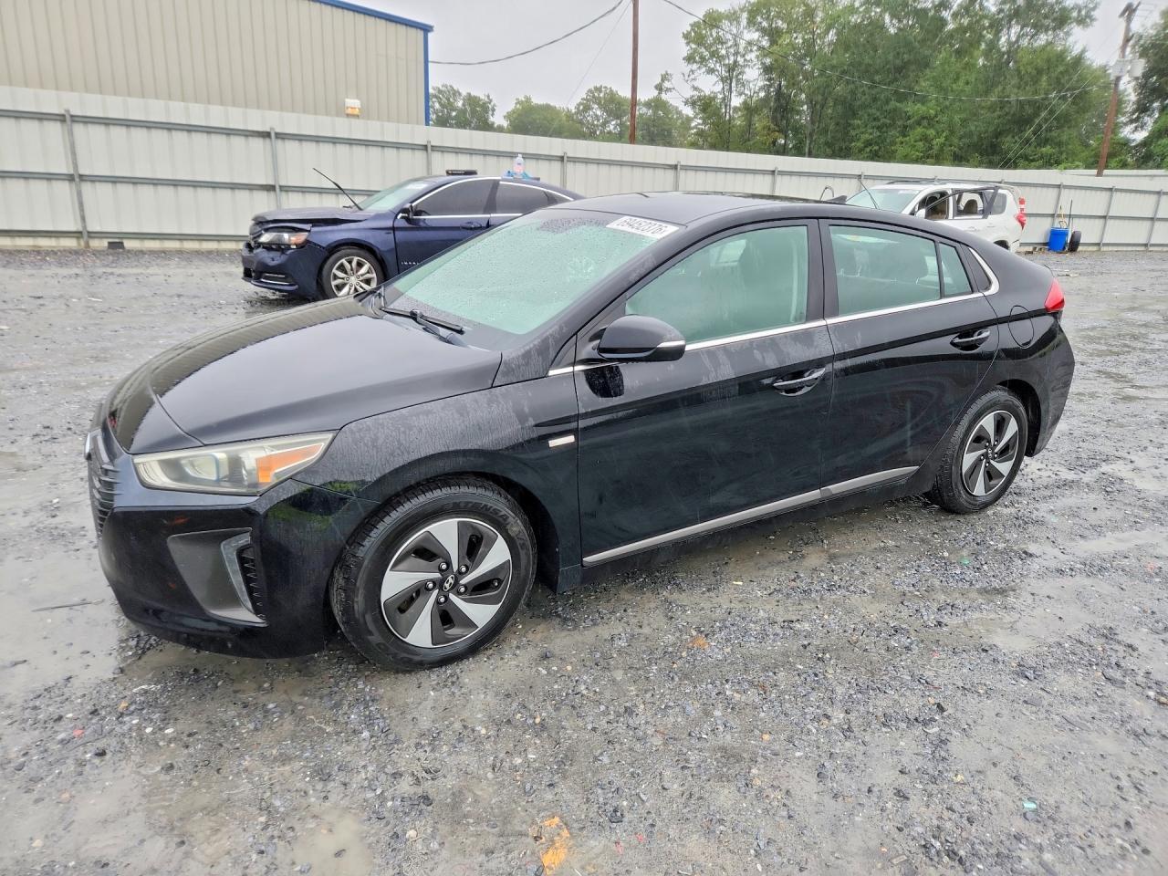 2018 HYUNDAI IONIQ SEL, SEL w/Tech (HEV) — Front 3/4
