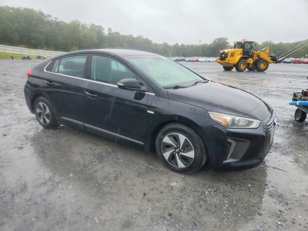 2018 HYUNDAI IONIQ SEL, SEL w/Tech (HEV) — Passenger 3/4