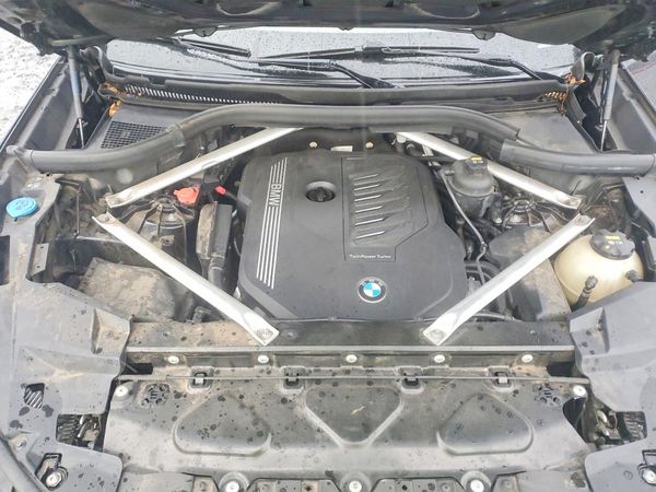 2019 BMW X5 xDrive40i — Engine bay
