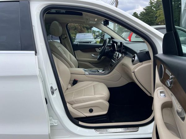 2022 MERCEDES-BENZ GLC GLC300