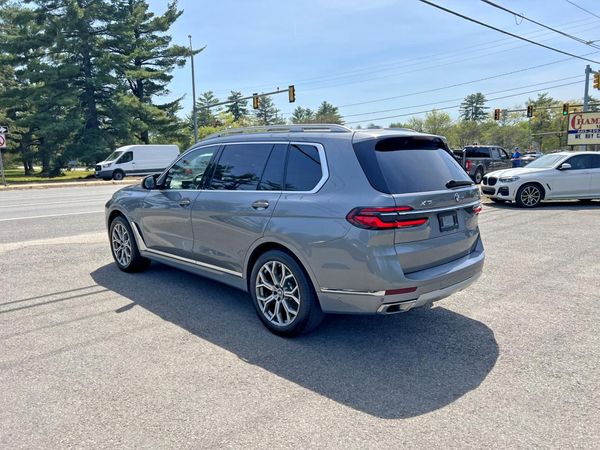 2024 BMW X7