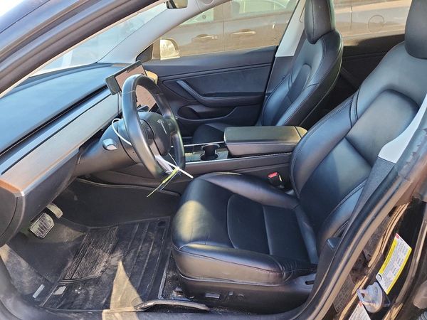 2018 TESLA MODEL 3 — DENT