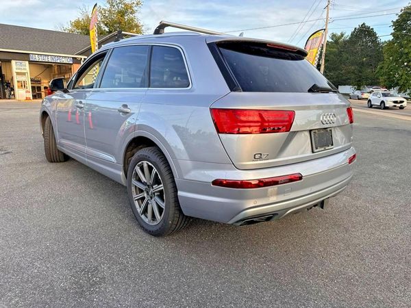 2018 AUDI Q7 quattro Premium Plus