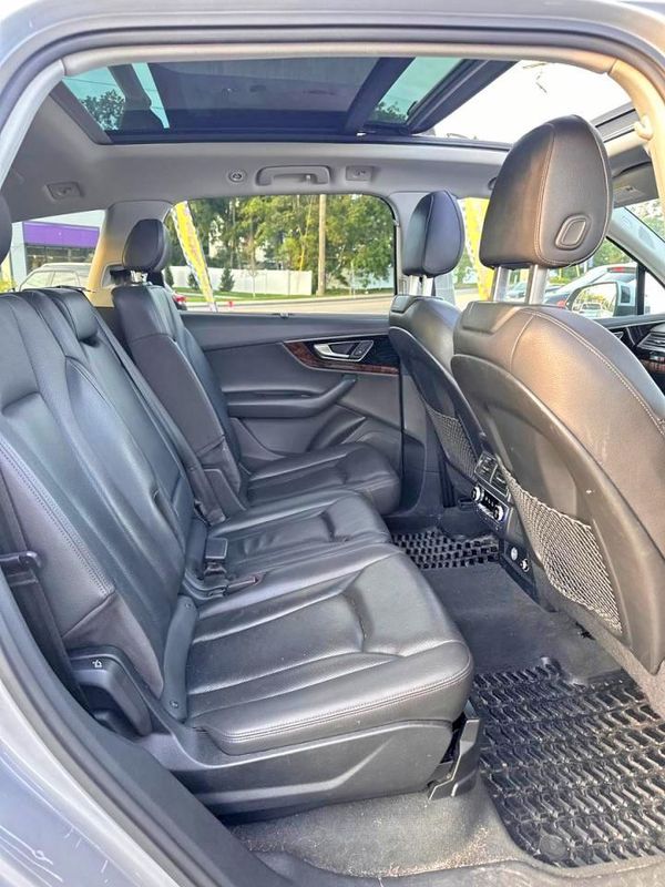 2018 AUDI Q7 quattro Premium Plus
